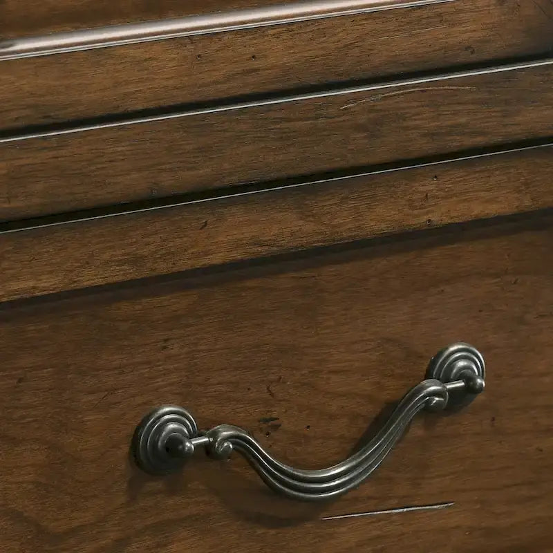 Lit à panneaux en noyer ancien avec deux tables de chevet