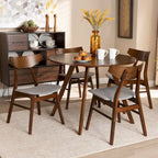 Table et chaises de salle à manger transitionnelles de style milieu du siècle