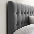 Tête de lit capitonnée en velours Carson Carrington Labbgard Grand lit (Queen-size) couleur biscuit