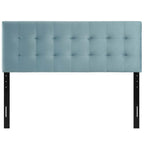 Tête de lit capitonnée en velours Carson Carrington Labbgard Grand lit (Queen-size) couleur biscuit
